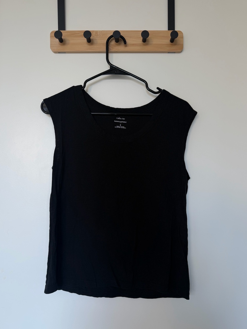 Banana Republic Black Sleeveless Malibu Tee - Women's Tank Top